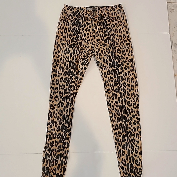 NWOT leopard print jeans - Picture 1 of 3